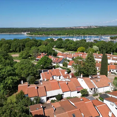 Runa - Cozy Little House Near The Poreč